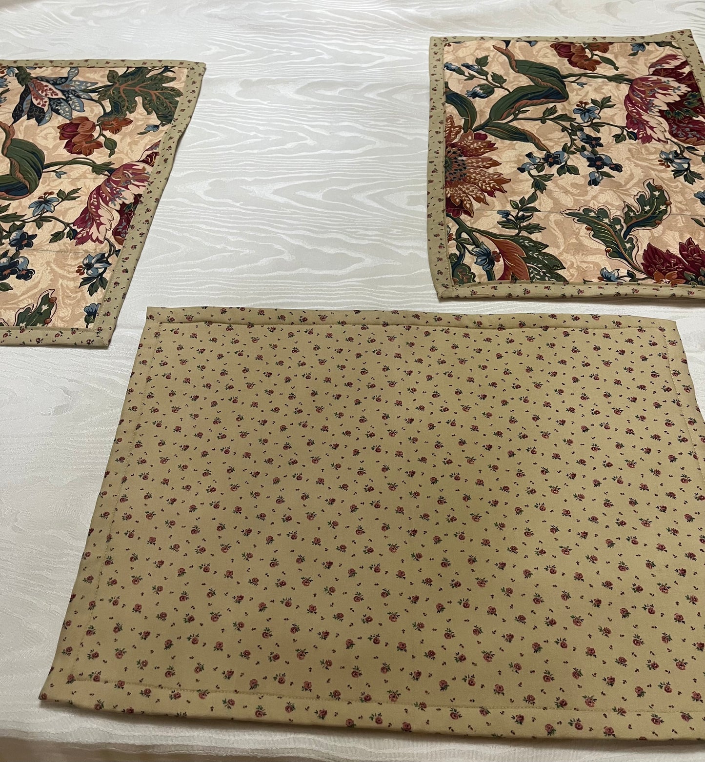 Botanical Garden Reversible Quilted Placemats