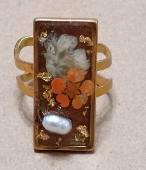 Brown Resin RIng with Dried Flowers and Saltwater Pearl