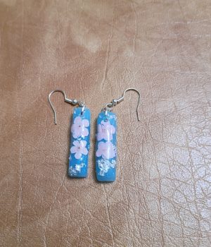 Blue Resin Earrings with Silver Foil and 2 Pink Forget-Me-Nots